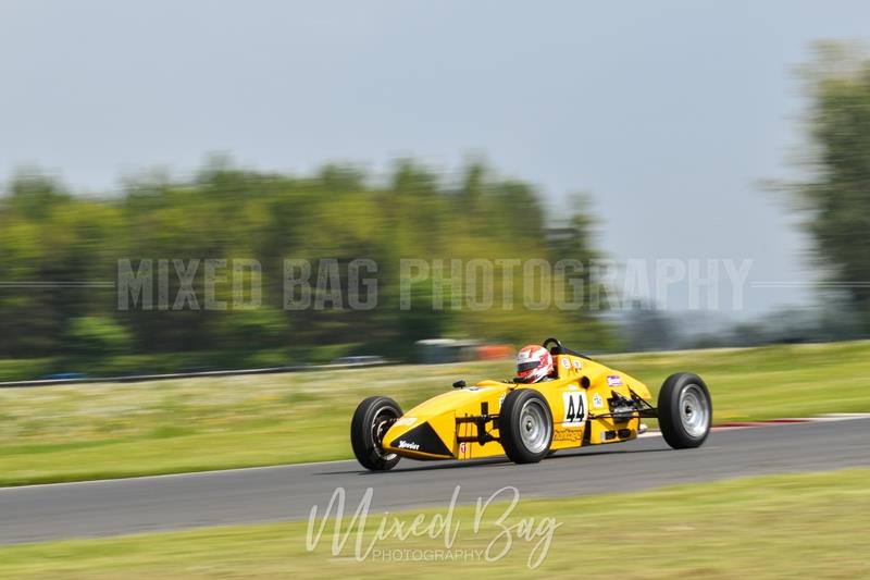 750MC, Croft motorsport photography uk