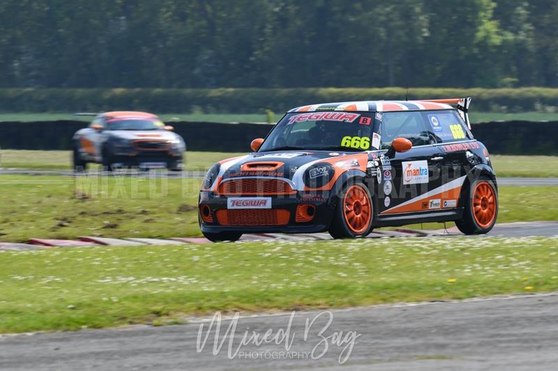 750MC, Croft motorsport photography uk