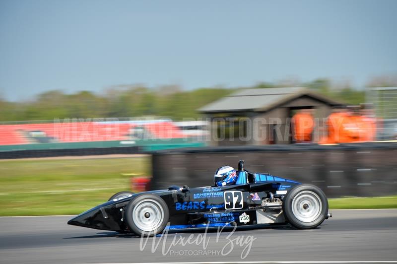 750MC, Croft motorsport photography uk