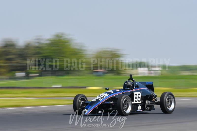 750MC, Croft motorsport photography uk