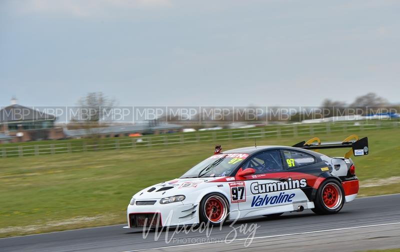 BARC race meeting, Croft Circuit motorsport photography uk