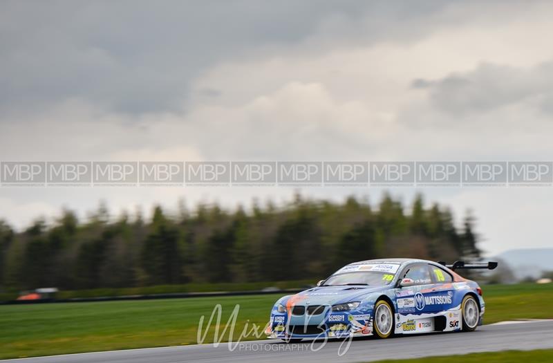 BARC race meeting, Croft Circuit motorsport photography uk