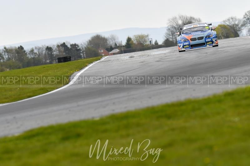 BARC race meeting, Croft Circuit motorsport photography uk