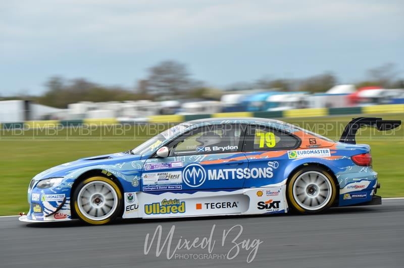 BARC race meeting, Croft Circuit motorsport photography uk