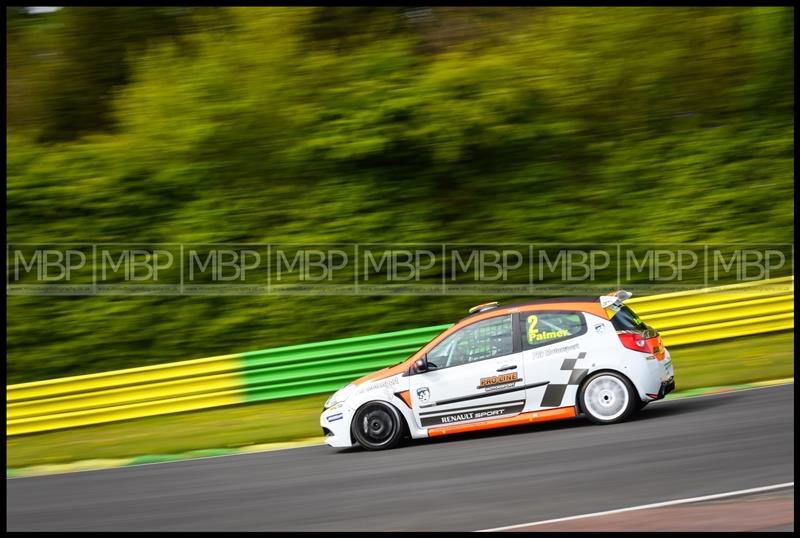 BARC race meeting, Croft Circuit motorsport photography uk