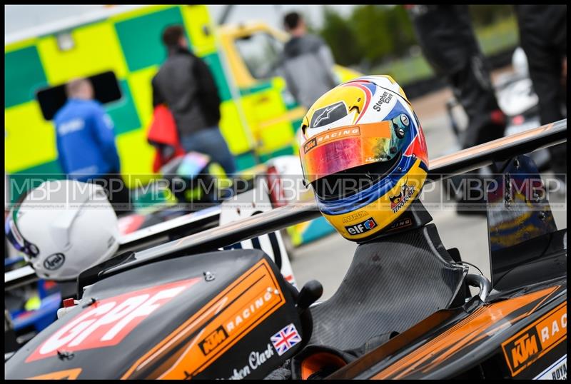 BARC race meeting, Croft Circuit motorsport photography uk