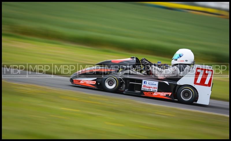 BARC race meeting, Croft Circuit motorsport photography uk