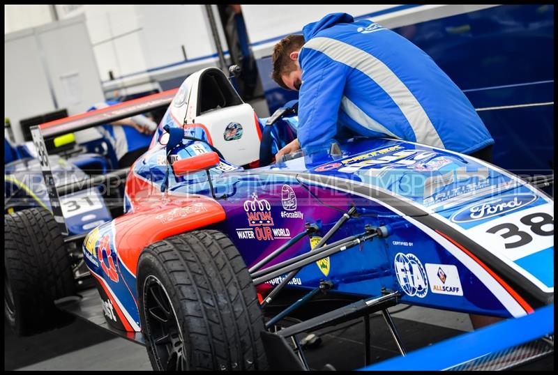 BTCC, Croft (Day 1) photography uk