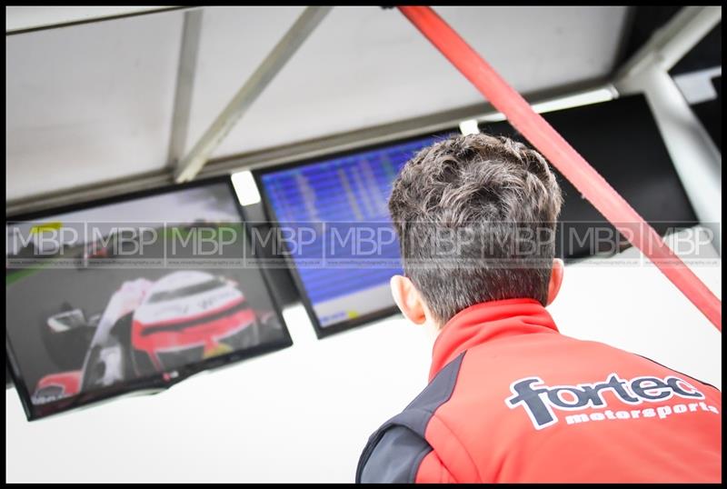 BTCC, Croft (Day 2) motorsport photography uk