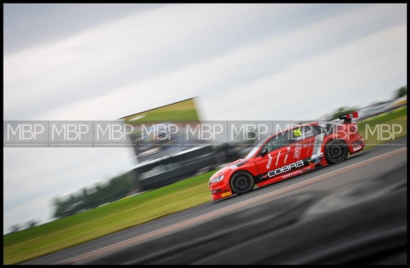 British Touring Car Championship BTCC - Croft Circuit motorsport photography uk