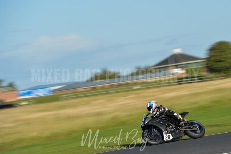 No Limits Racing, Croft motorsport photography uk