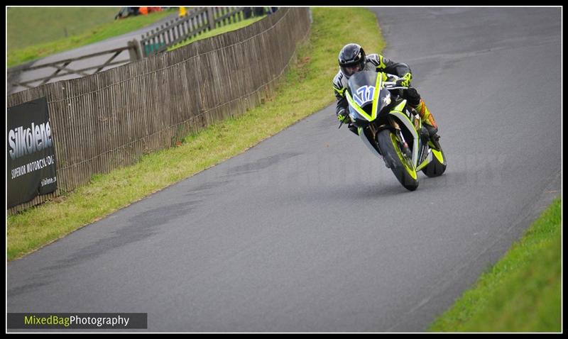 Gold Cup - Olivers Mount - motorbike photography