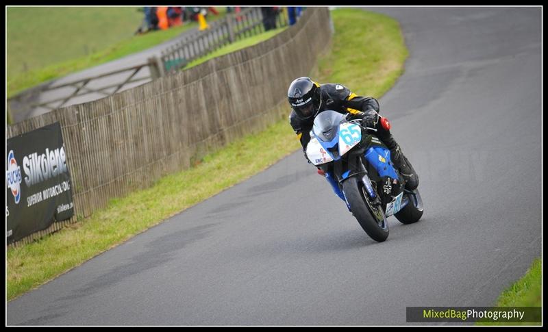 Gold Cup - Olivers Mount - motorbike photography