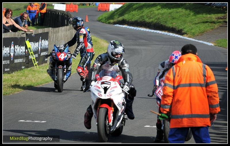 Gold Cup - Olivers Mount - motorbike photography