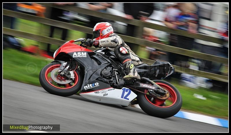 Gold Cup - Olivers Mount - motorbike photography