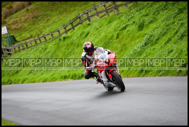 Spring Cup, Oliver's Mount motorsport photography uk