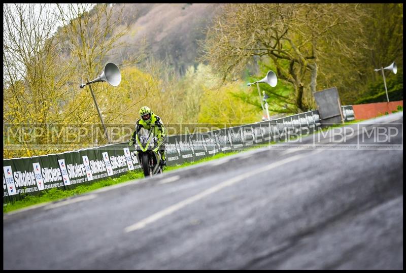 Spring Cup, Oliver's Mount motorsport photography uk