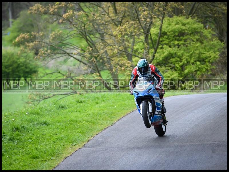 Spring Cup, Oliver's Mount motorsport photography uk