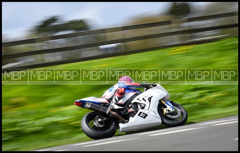 Spring Cup, Oliver's Mount motorsport photography uk