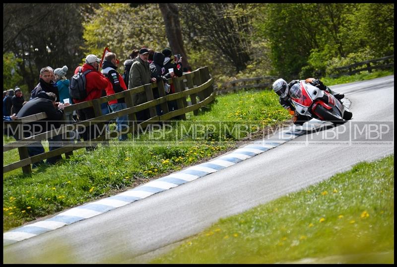 Spring Cup, Oliver's Mount motorsport photography uk