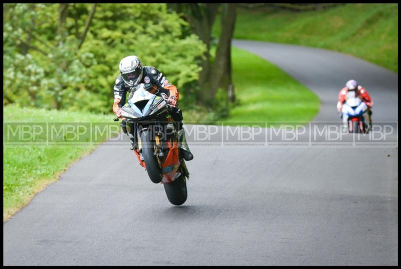 Cock O'The North, Oliver's Mount motorsport photography uk