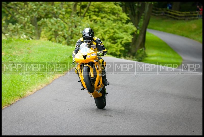 Cock O'The North, Oliver's Mount motorsport photography uk