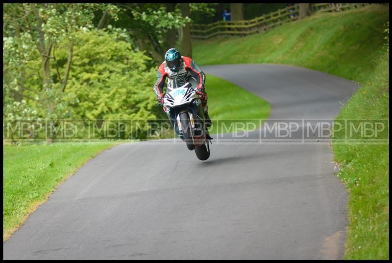 Cock O'The North, Oliver's Mount motorsport photography uk