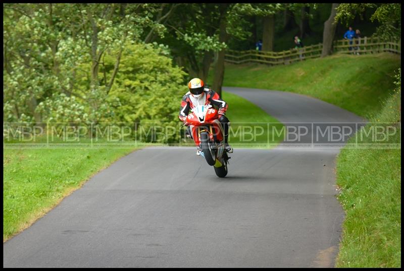 Cock O'The North, Oliver's Mount motorsport photography uk