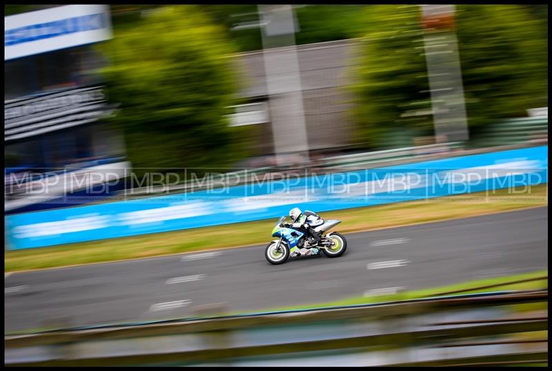 Cock O'The North, Oliver's Mount motorsport photography uk