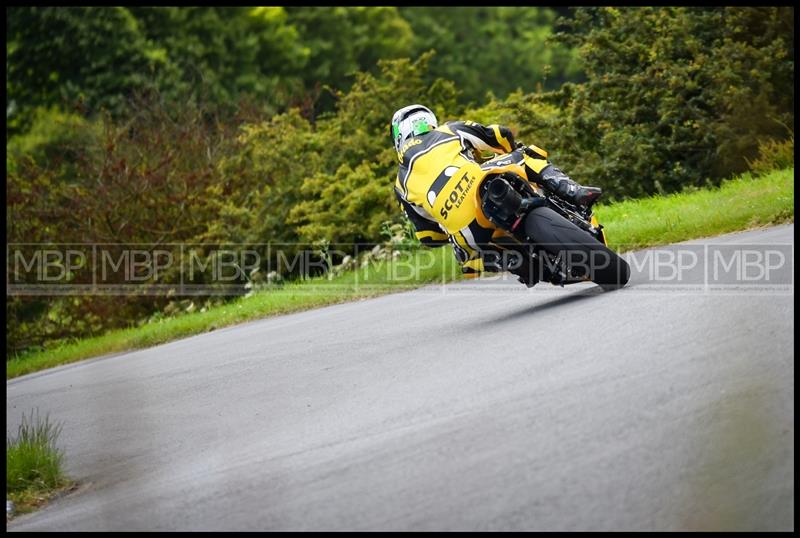 Cock O'The North, Oliver's Mount motorsport photography uk