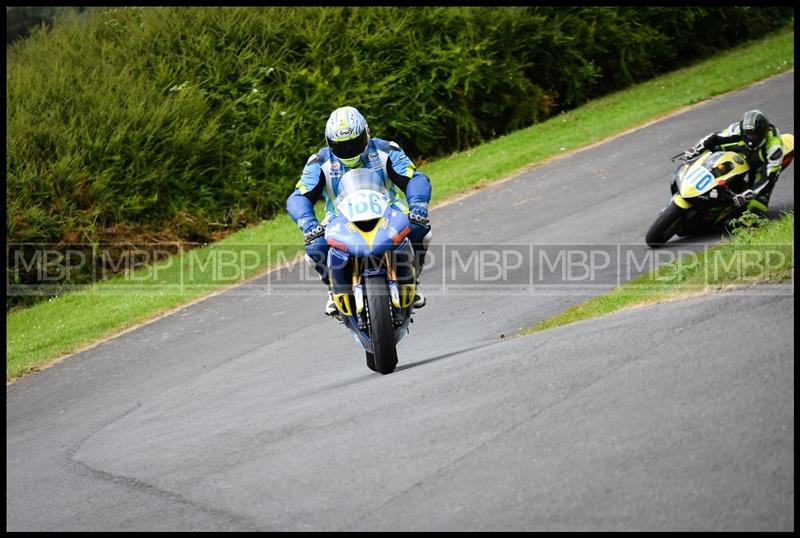 Cock O'The North, Oliver's Mount motorsport photography uk