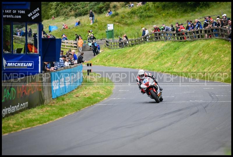 Cock O'The North, Oliver's Mount motorsport photography uk