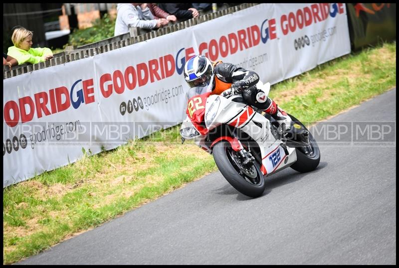 Cock O'The North, Oliver's Mount motorsport photography uk