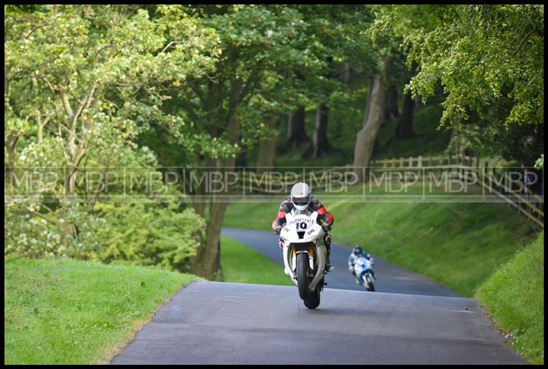 Cock O'The North, Oliver's Mount motorsport photography uk