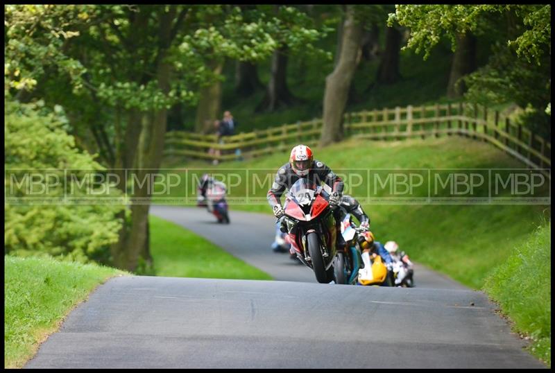 Cock O'The North, Oliver's Mount motorsport photography uk