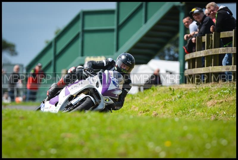 Cock O'The North, Oliver's Mount motorsport photography uk