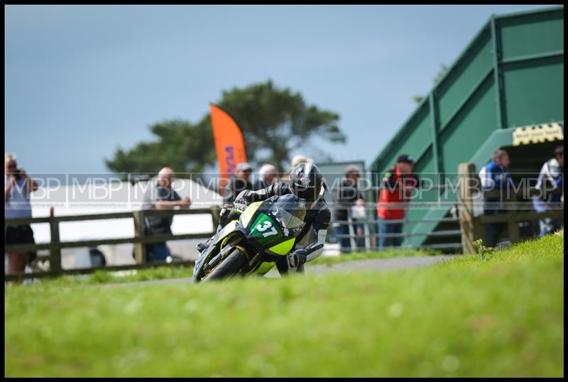 Cock O'The North, Oliver's Mount motorsport photography uk