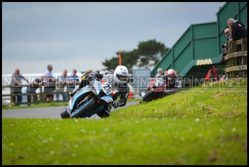 Cock O'The North, Oliver's Mount motorsport photography uk