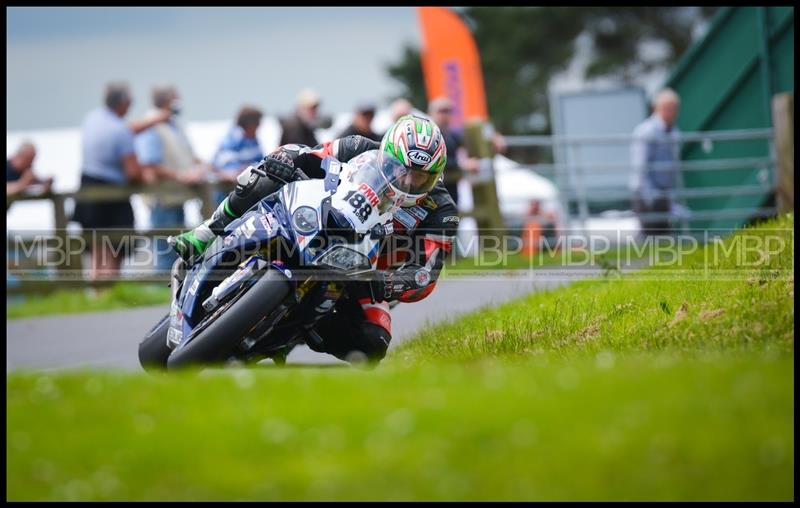 Cock O'The North, Oliver's Mount motorsport photography uk