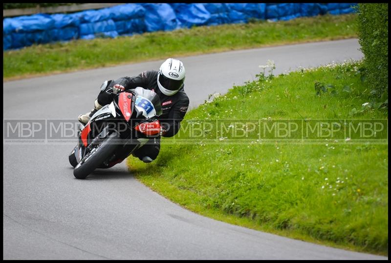 Cock O'The North, Oliver's Mount motorsport photography uk