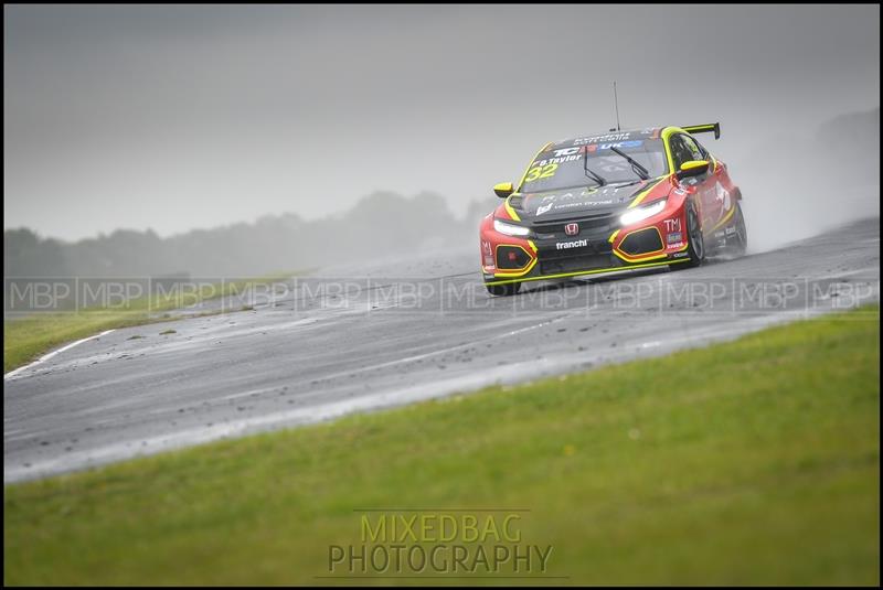 TCR UK, Croft Circuit motorsport photography uk