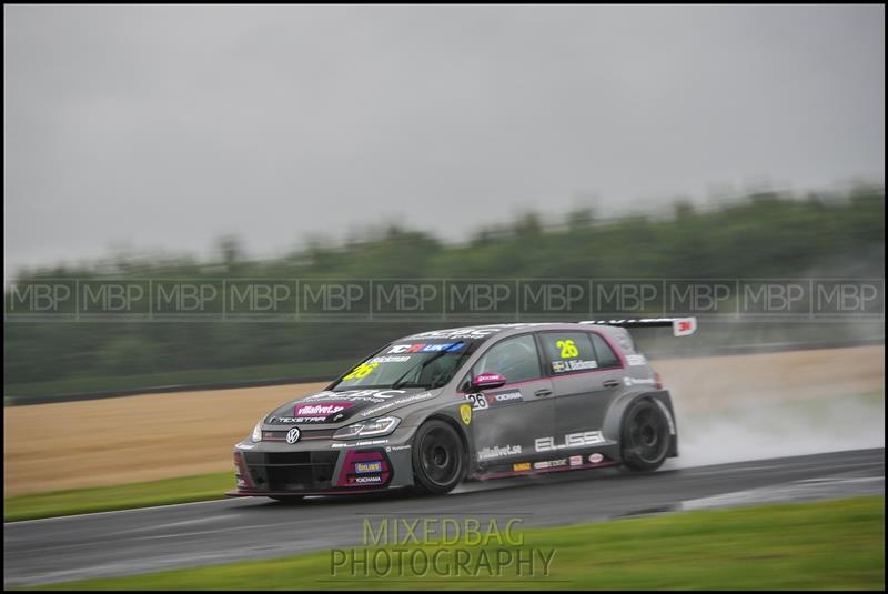 TCR UK, Croft Circuit motorsport photography uk