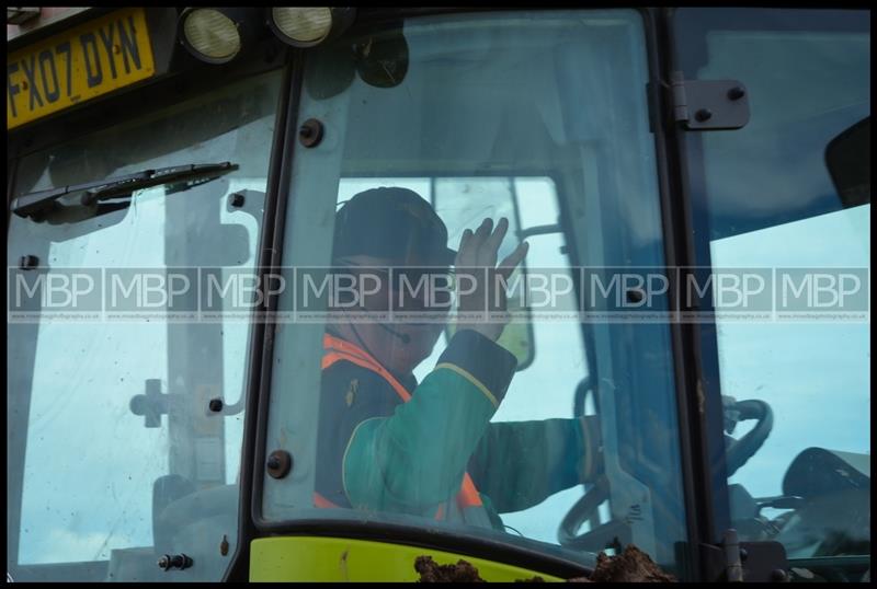 Triple Crown Challenge R2, YD Autograss motorsport photography uk